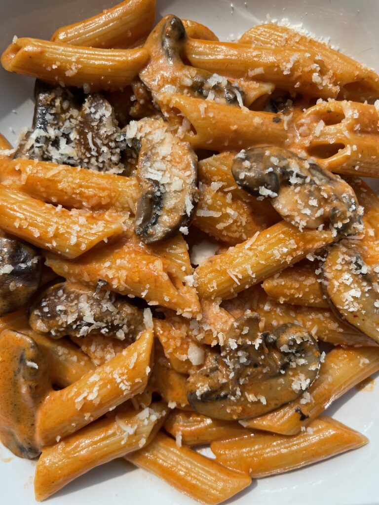 SPICY PINK MUSHROOM PASTA