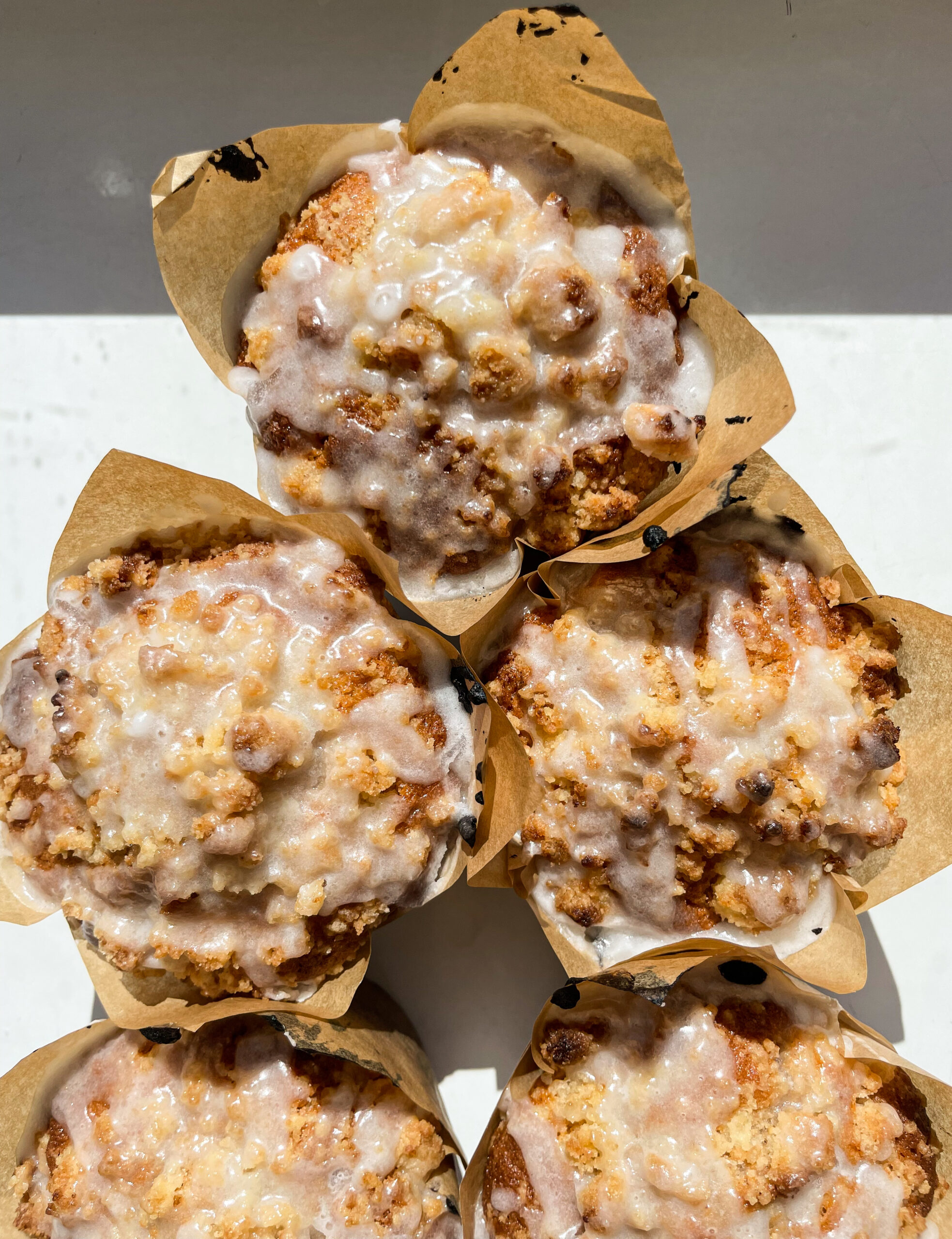 APPLE CRUMBLE MUFFINS