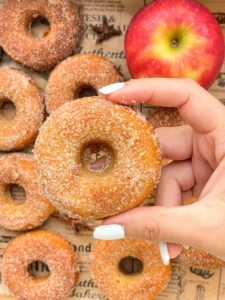 APPLE CIDER BAKED DONUTS