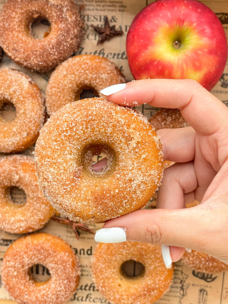 APPLE CIDER BAKED DONUTS