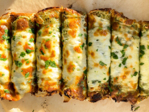 EASY GARLIC BUTTER CHEESE BREAD