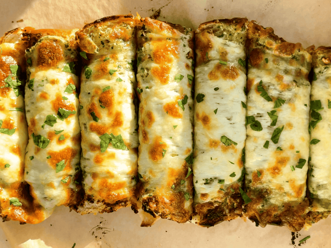 EASY GARLIC BUTTER CHEESE BREAD