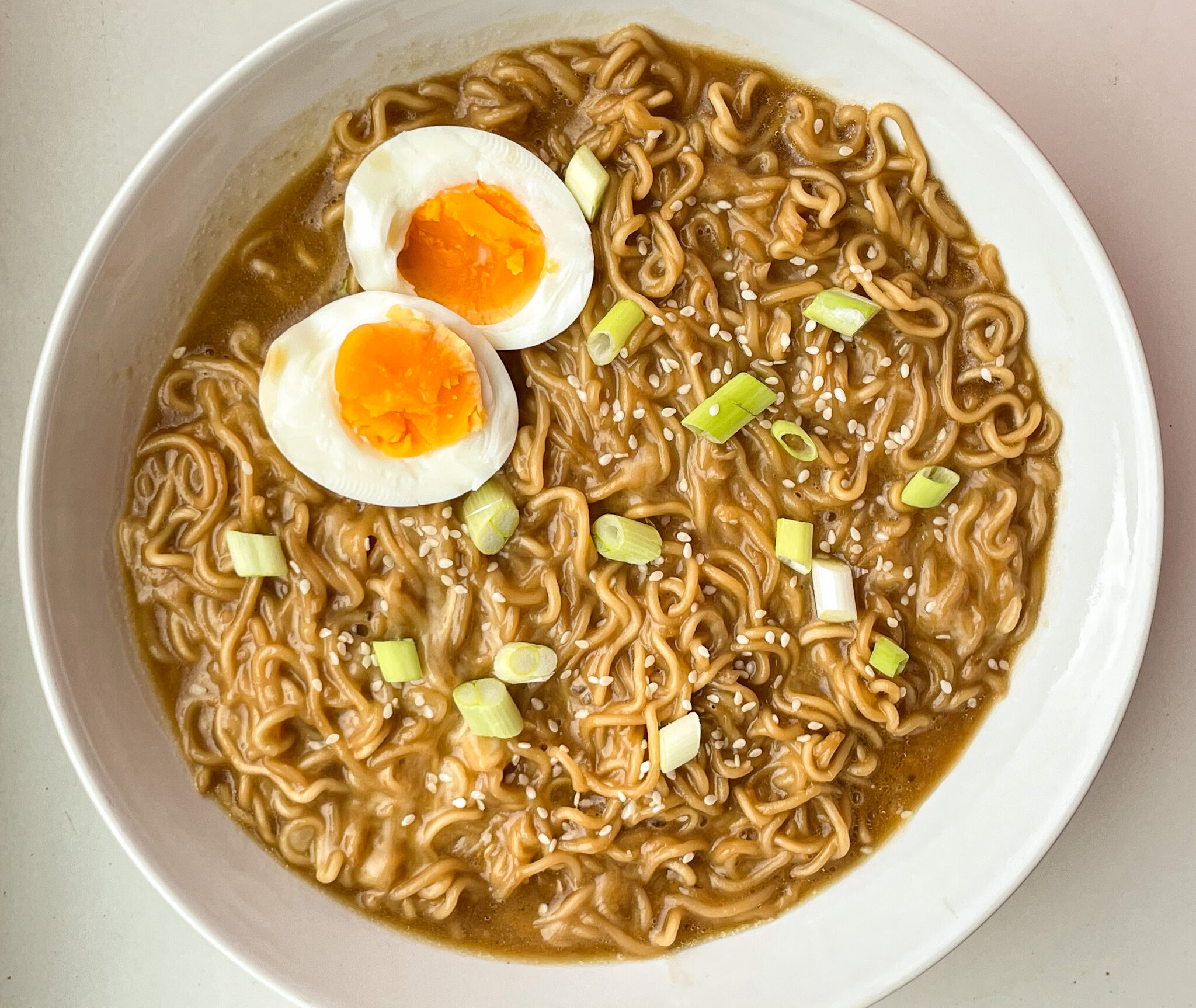 EASY 10 MINUTE CHEESY RAMEN BOWL