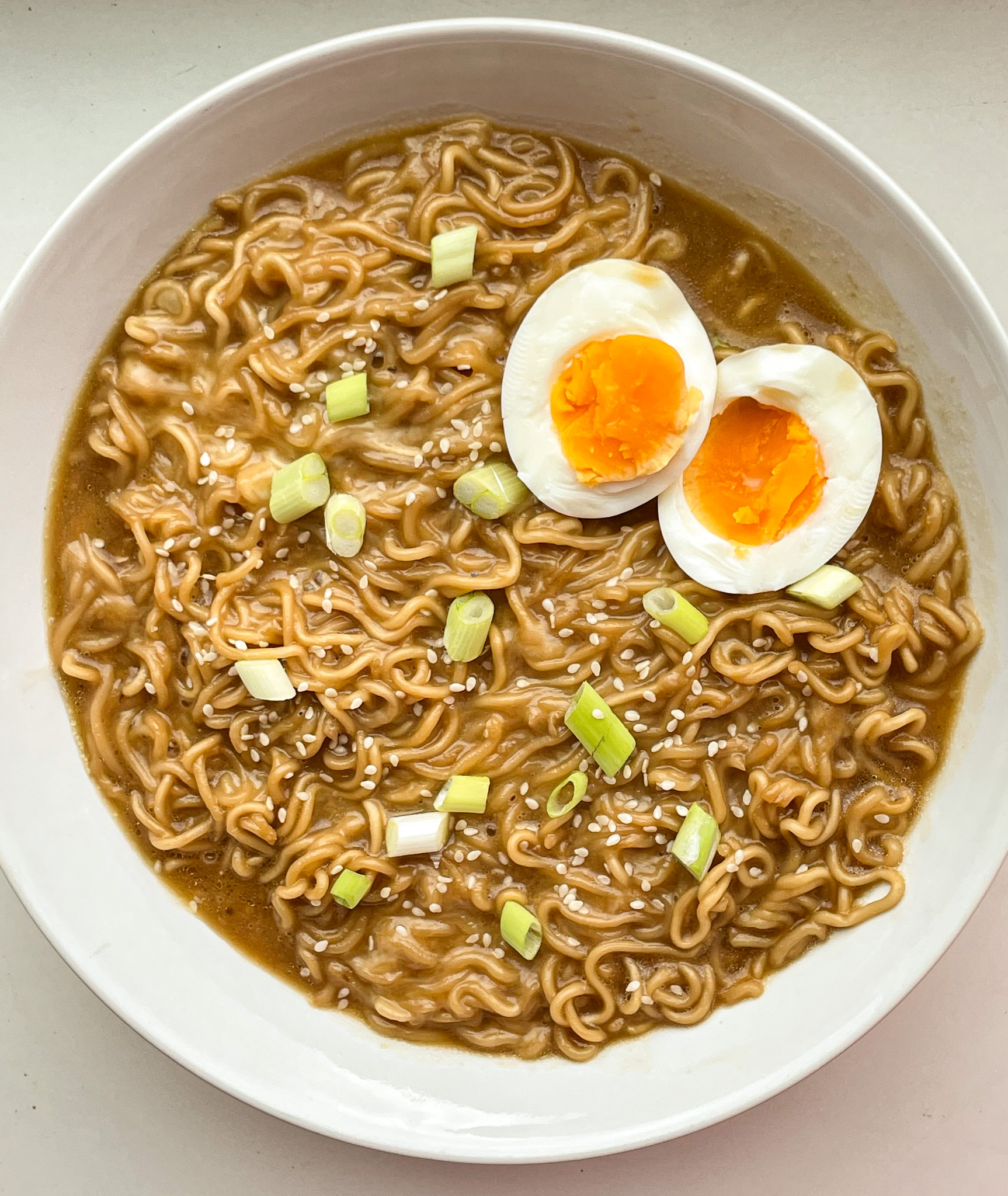 EASY 10 MINUTE CHEESY RAMEN BOWL