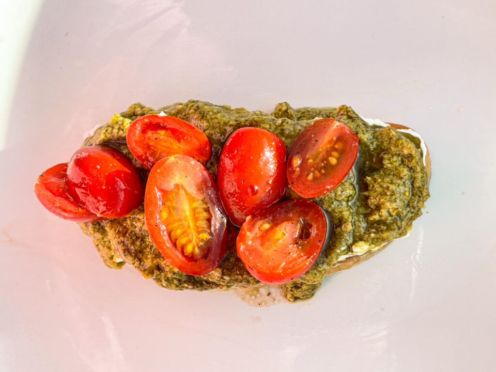 EASY GARLIC PESTO BRUSCHETTA