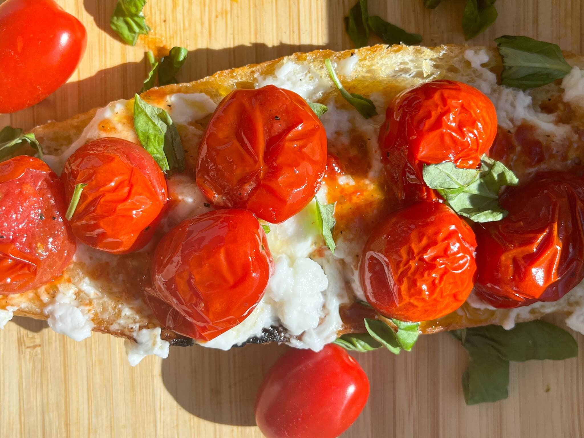 BUFFALO TOMATO BAGUETTE