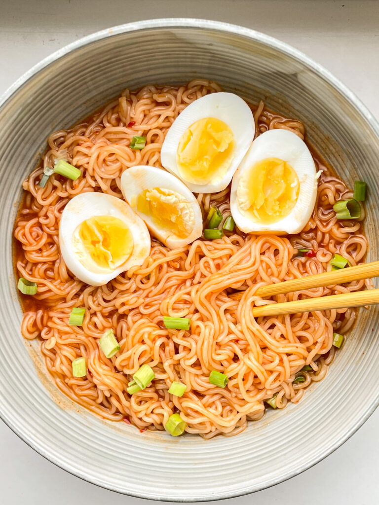 EASY SPICY RAMEN BOWL