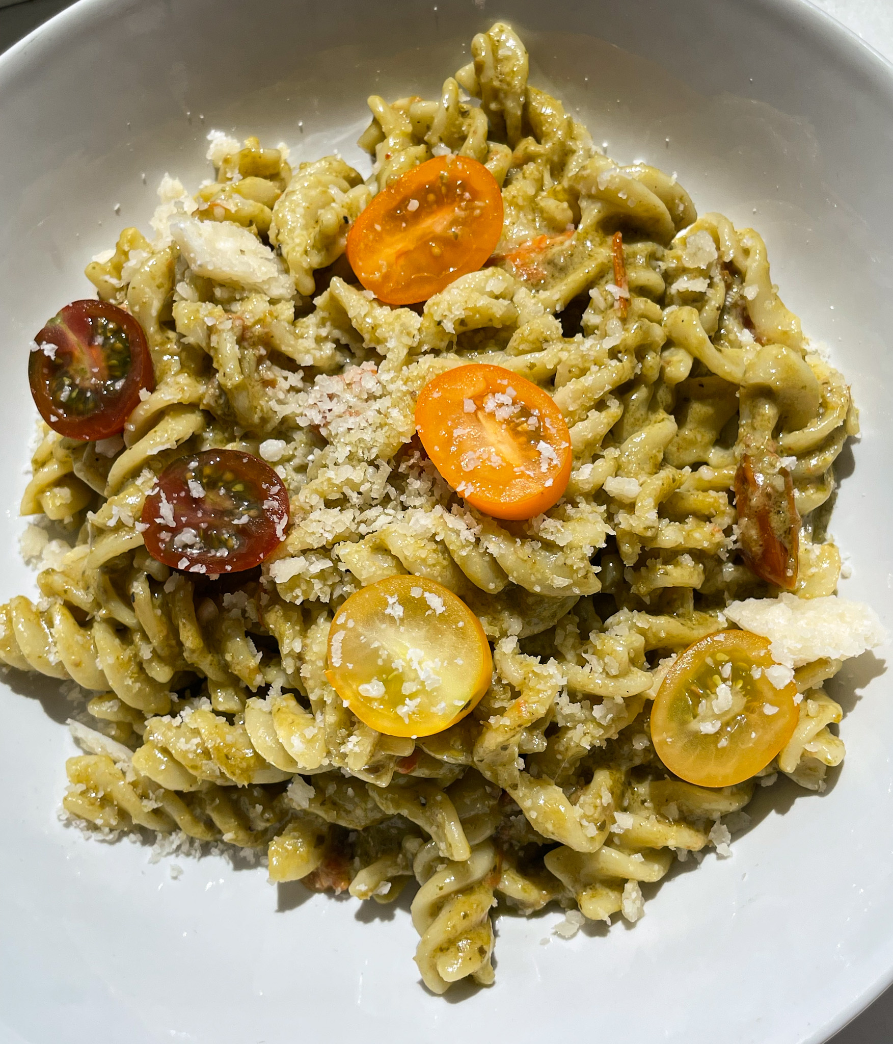 EASY TOMATO PESTO PASTA