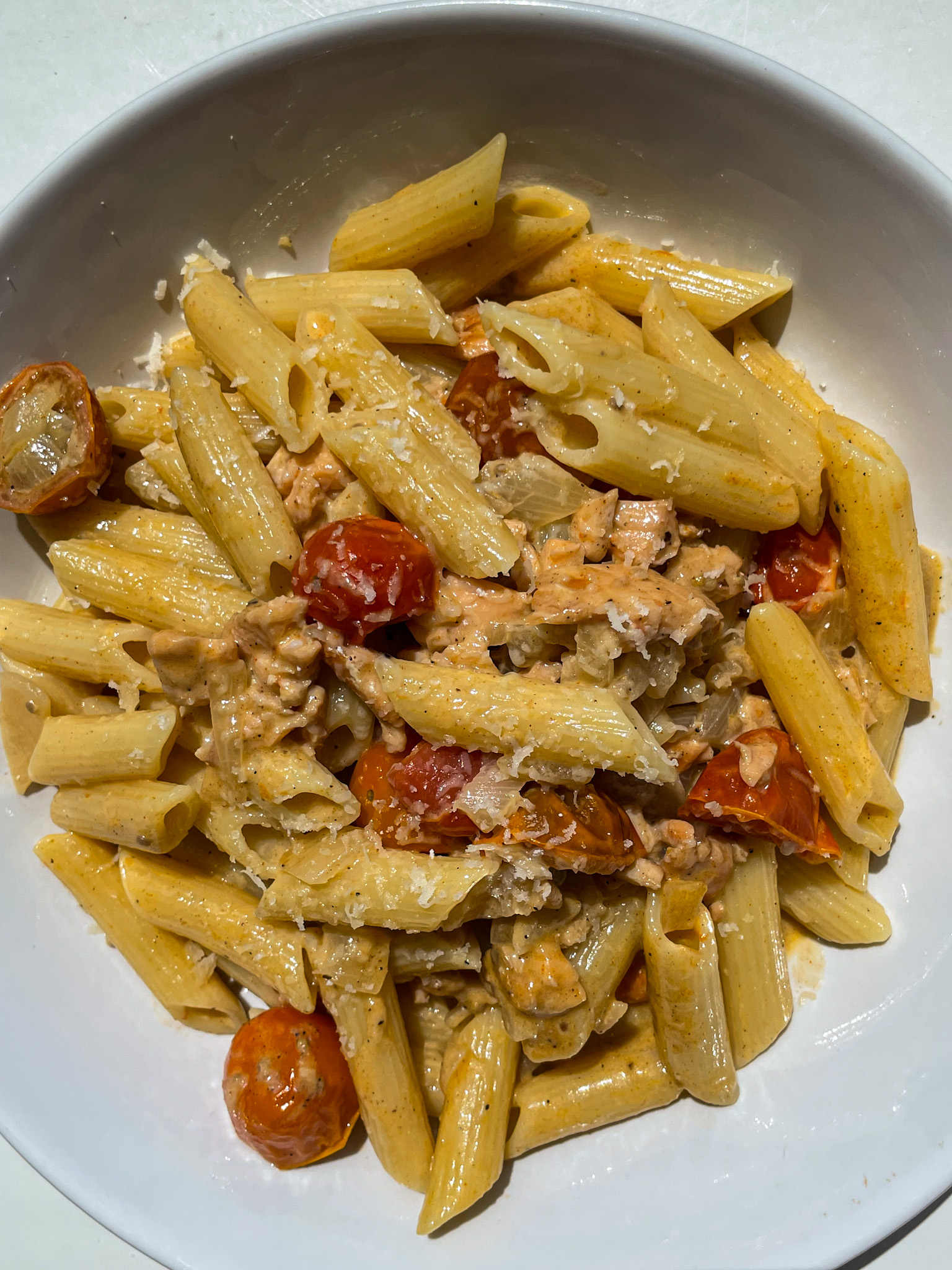 CREAMY SALMON PASTA