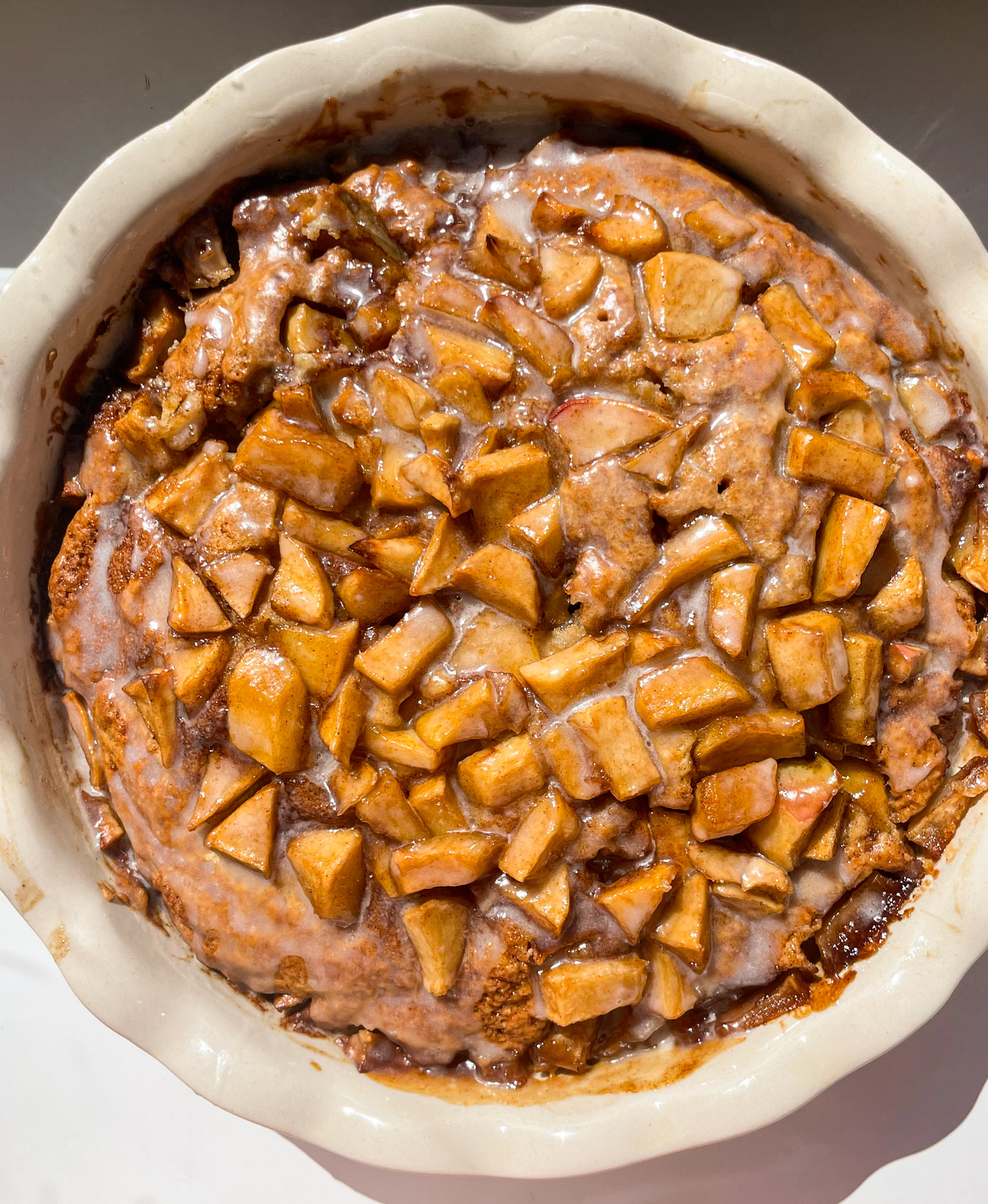 THE BEST APPLE FRITTER SKILLET CAKE