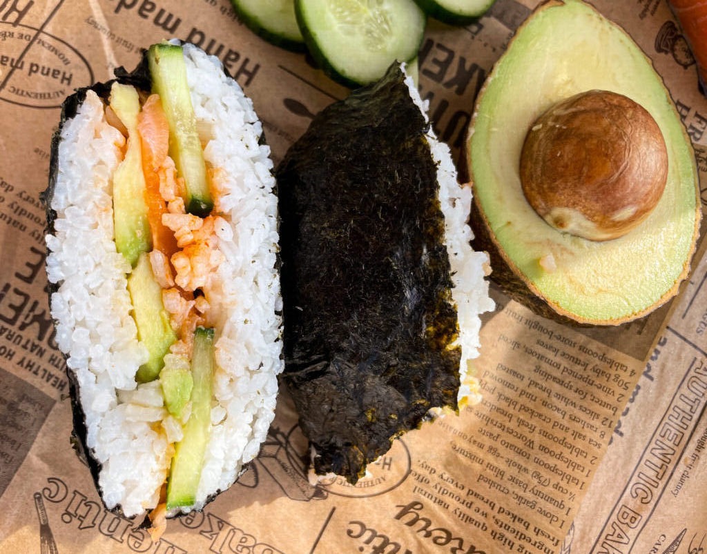 SALMON ONIGIRAZU ( SUSHI SANDWICH )