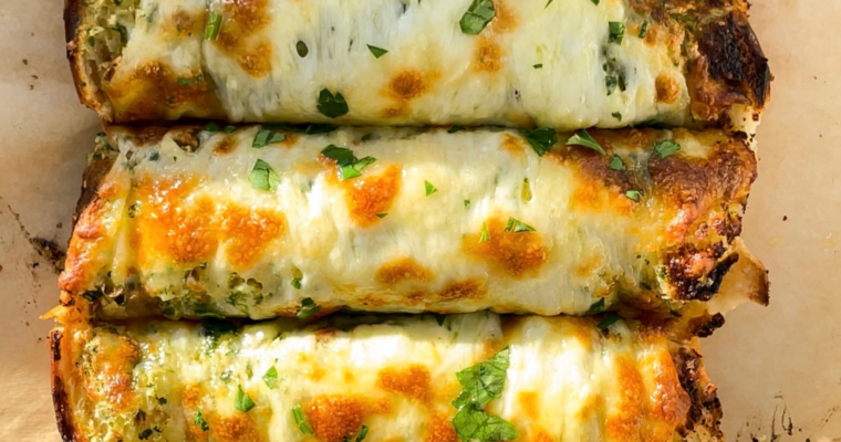 EASY GARLIC BUTTER CHEESE BREAD