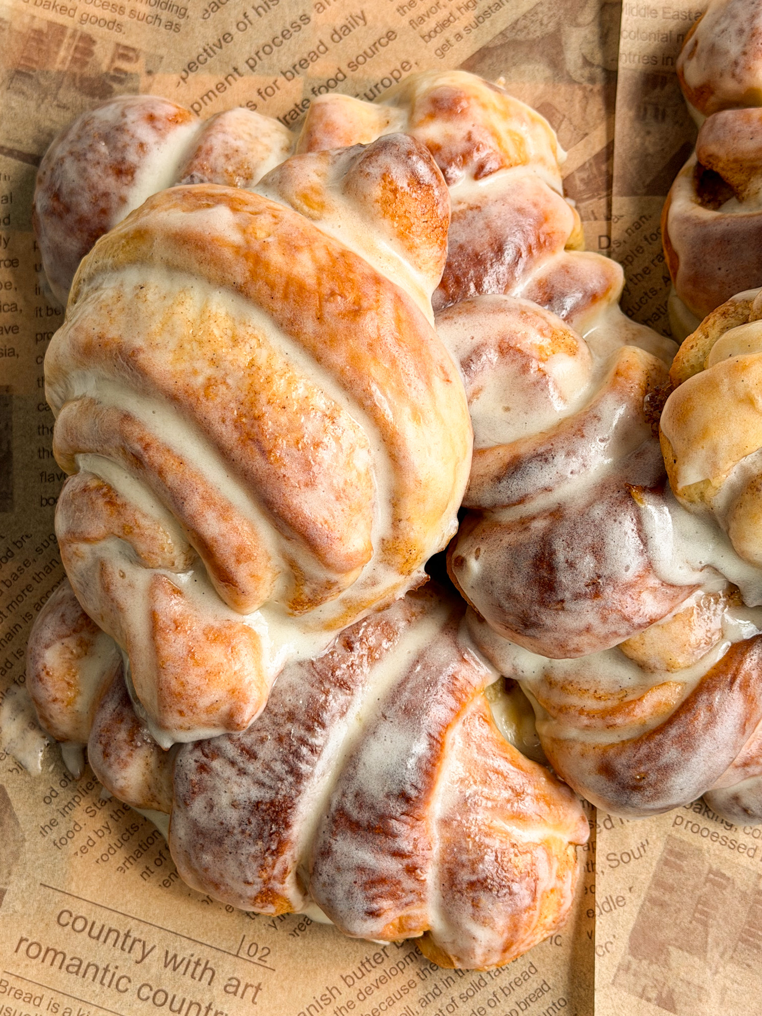 cinnamon-roll-croissants