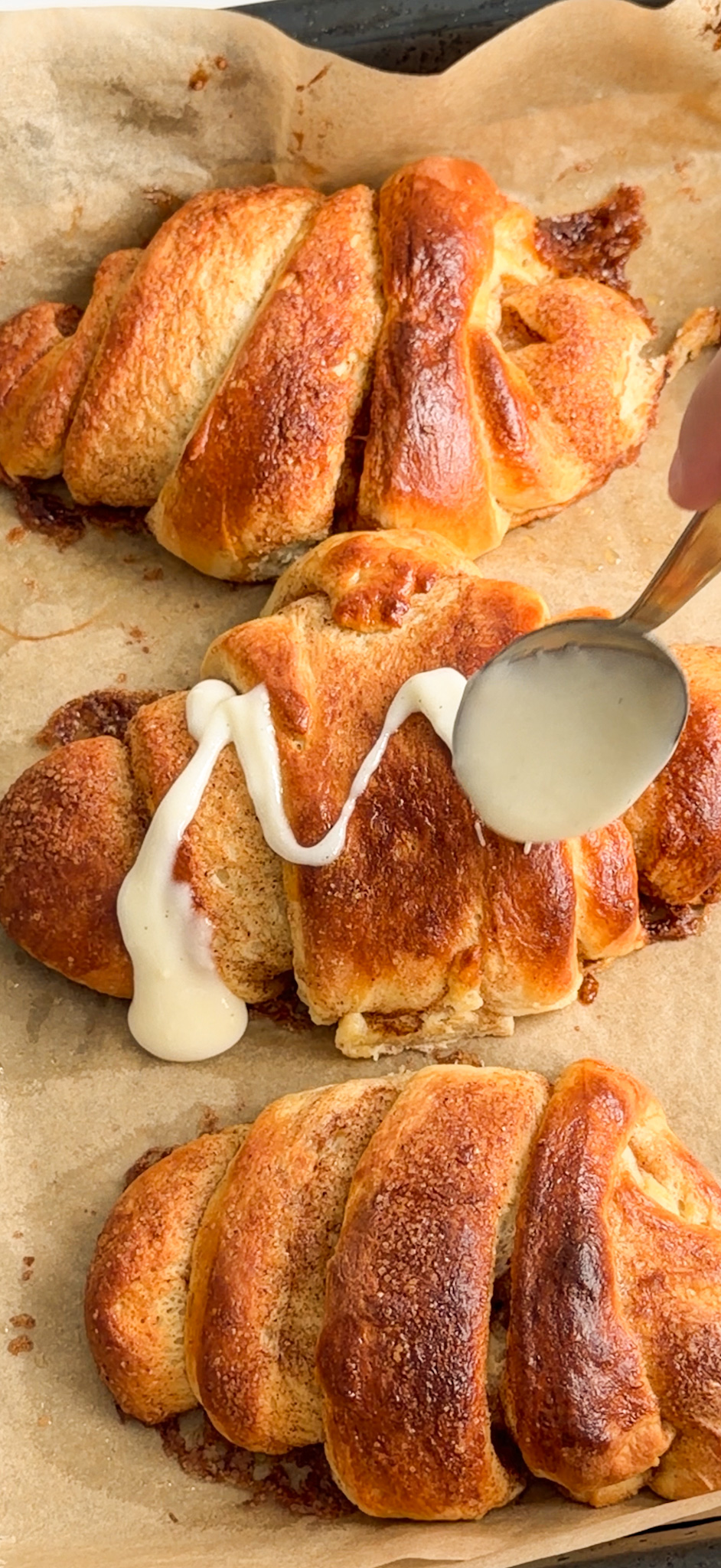 cinnamon-roll-croissants