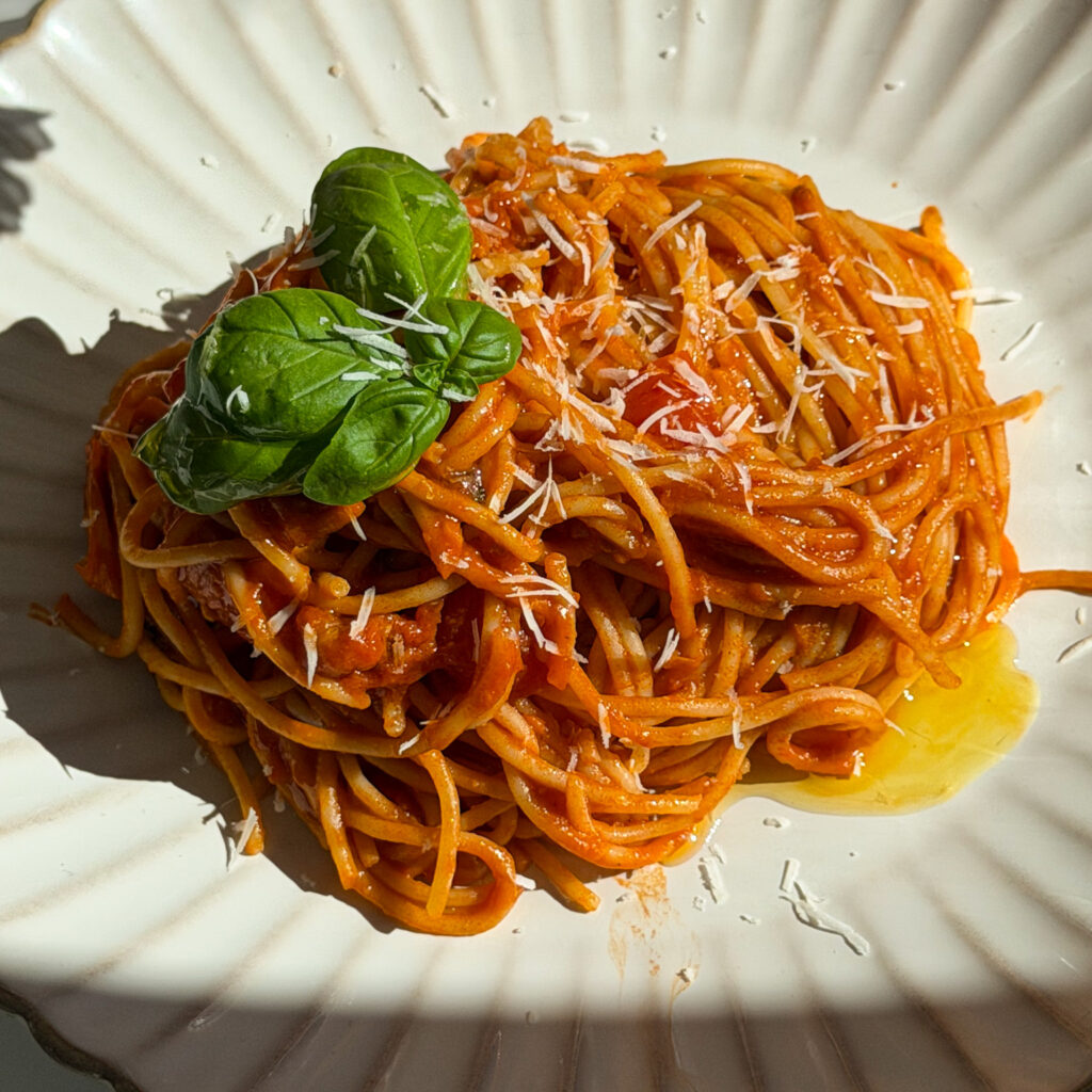 Easy Pasta al Pomodoro