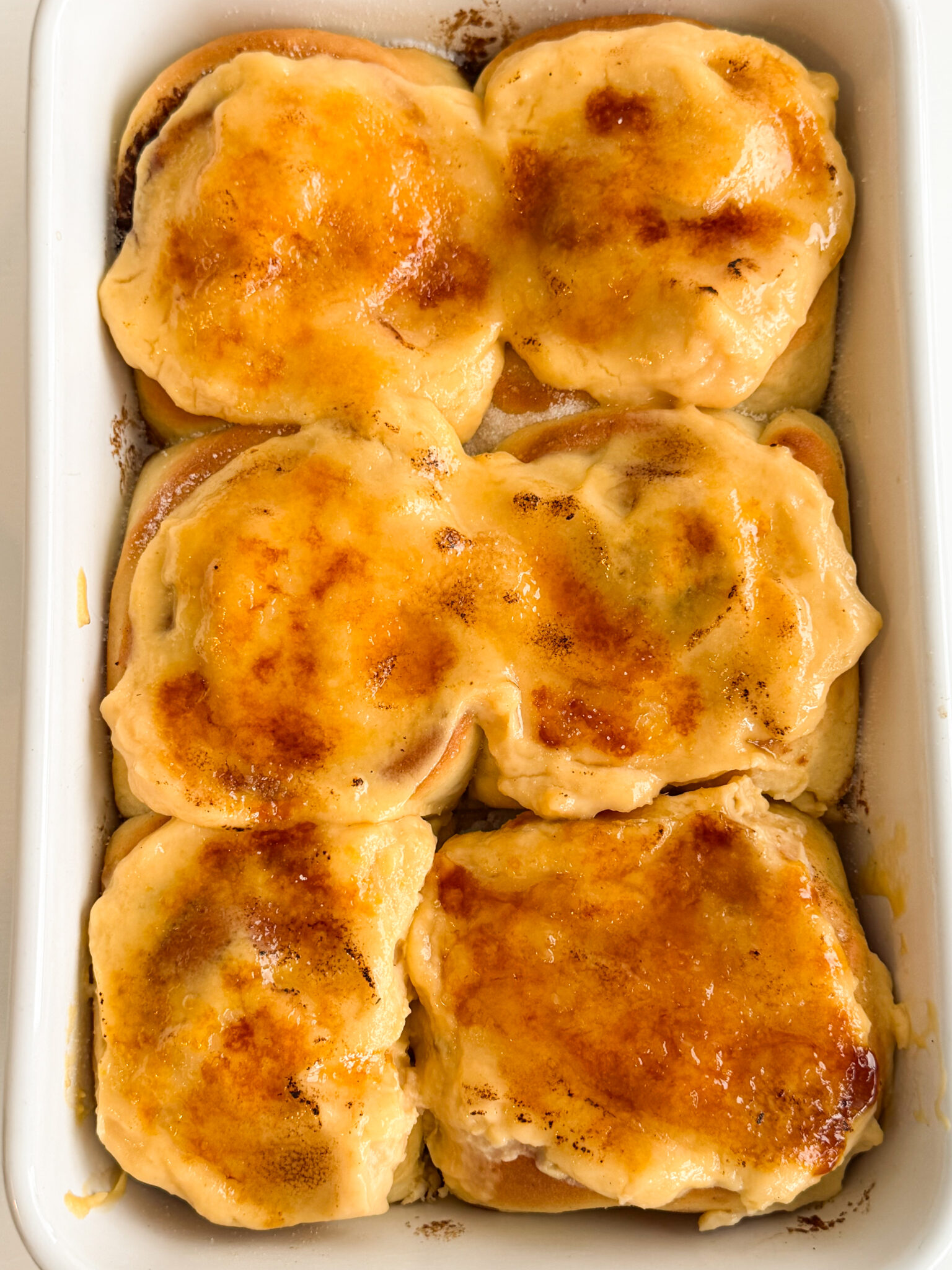 creme-brulee-cinnamon-roll