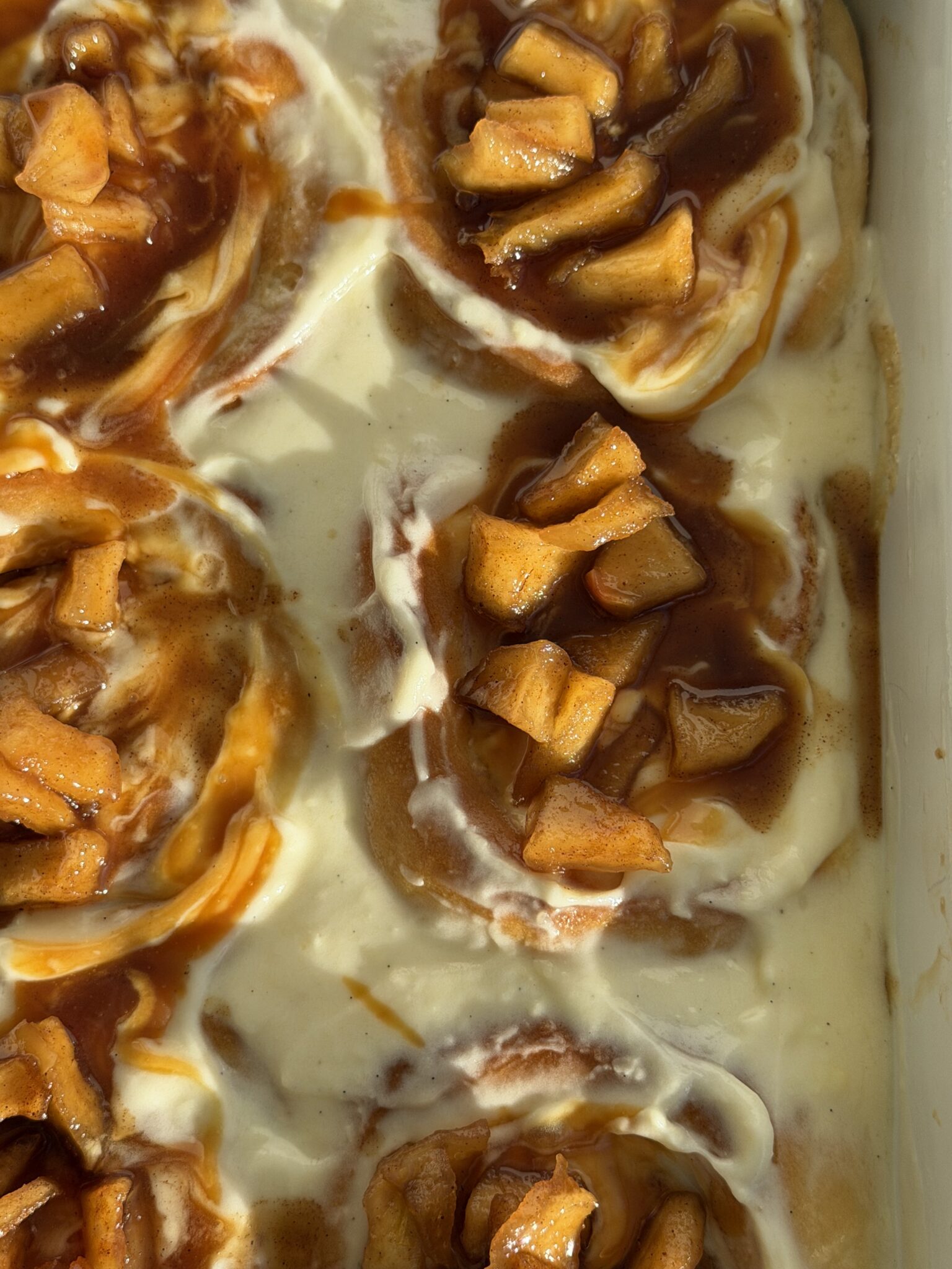 Apple-pie-cinnamon-roll