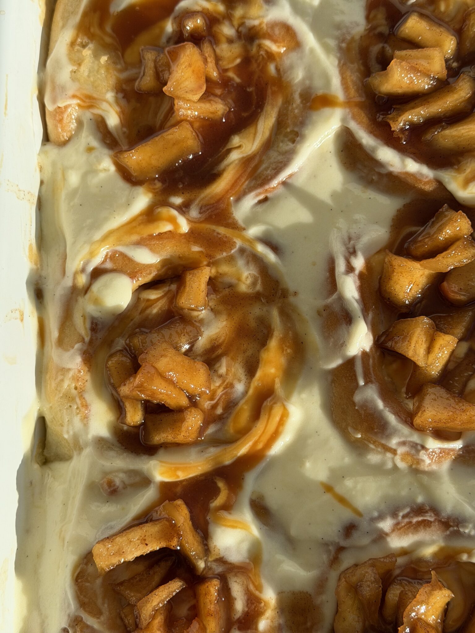 Apple-pie-cinnamon-roll
